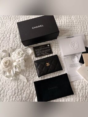 CHANEL Classic Card Holder Black Caviar GHW